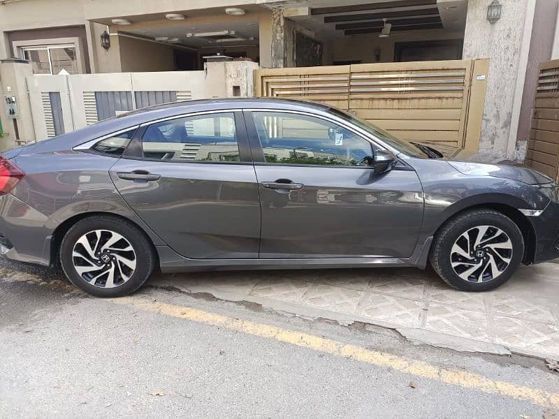 Honda Civic Oriel 2018 4