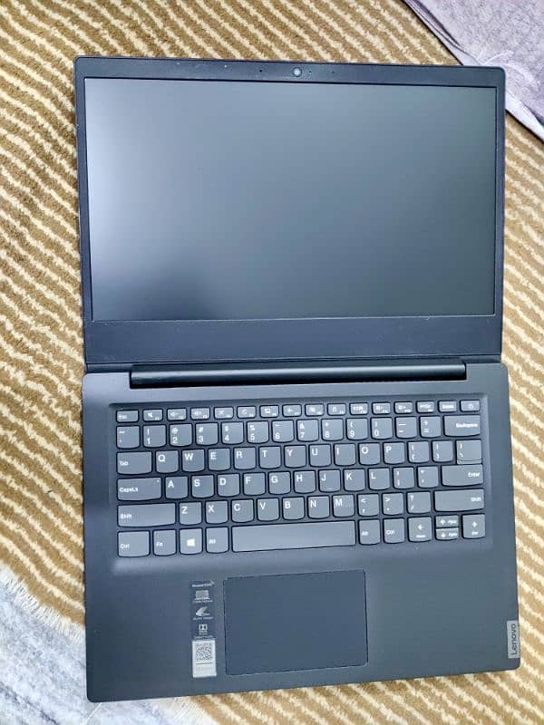 Lenovo 10th gen i3 /8gb ram/256gb ssd. 2