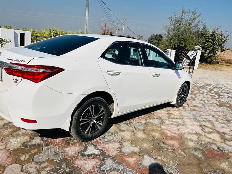 Toyota Altis Grande 2017 3