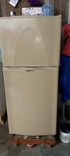 Dawlance Refrigerator for Sale – Slightly Used, Excellent Condition