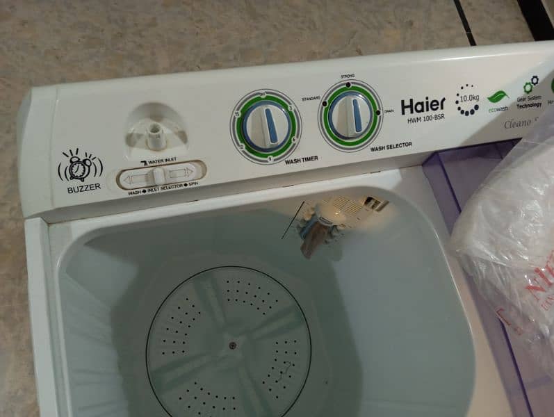 very less used Haier 10kg twin tub HWM 100 bsr 1