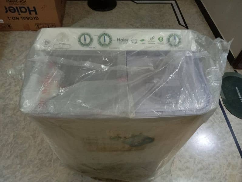 very less used Haier 10kg twin tub HWM 100 bsr 9