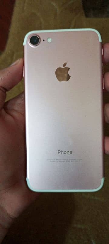 Apple iPhone 7 0