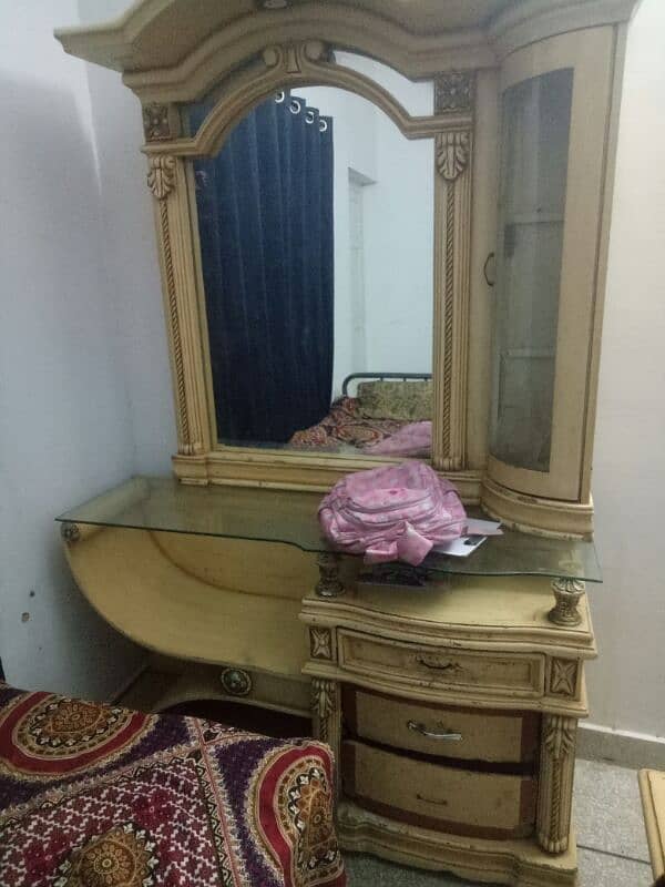 King Size Bed and Dressing Table 1