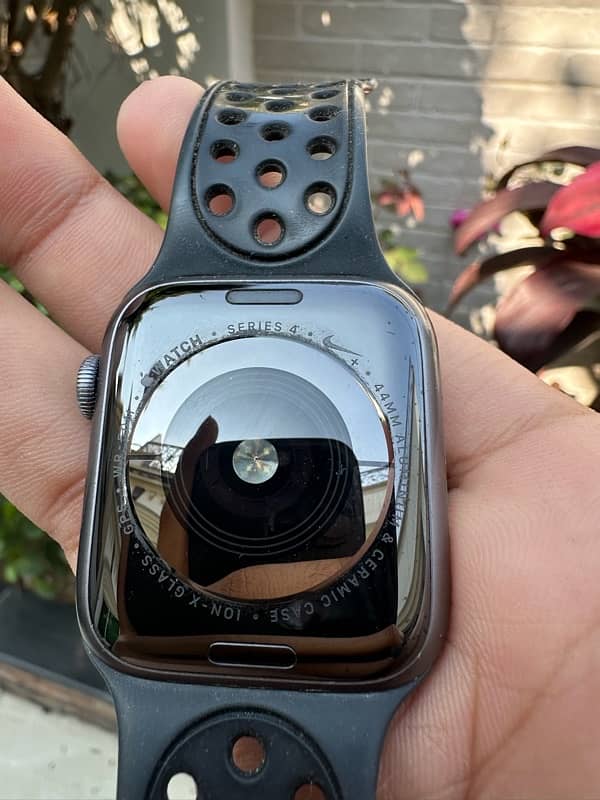 apple watch series 4 nike+ 5