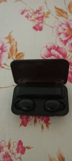 realme earbuds for sale with full accessories.