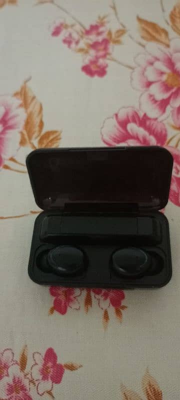 realme earbuds for sale with full accessories. 0