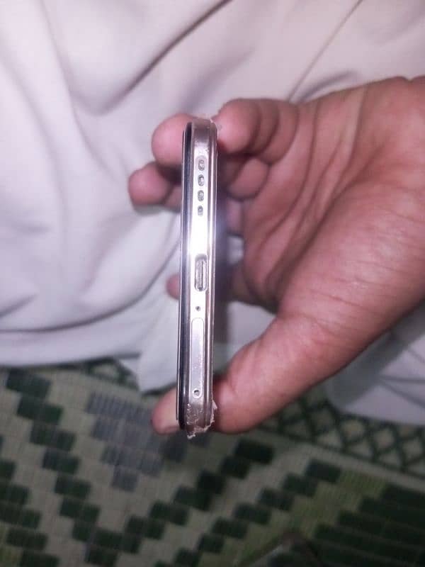 mobail achi cndeshon me hy 8 gb ram 256 gb storig 6