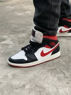 Air Jordan 1 Mid Gym Red