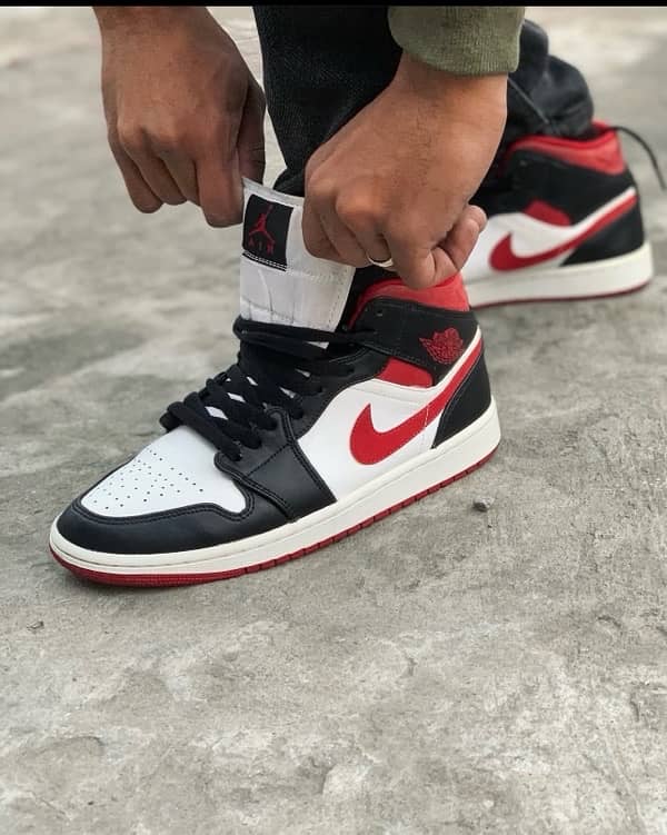 Air Jordan 1 Mid Gym Red 6