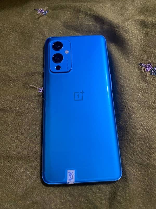 urgent sale one plus 9 condition 10/10 blue color 0