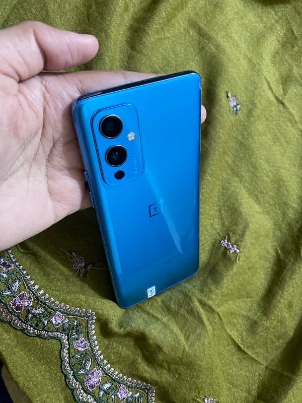 urgent sale one plus 9 condition 10/10 blue color 2