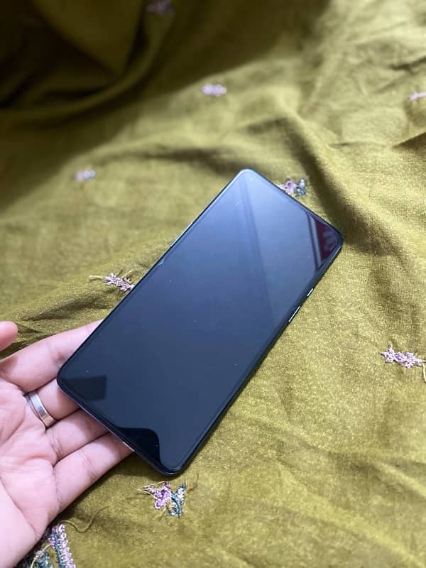 urgent sale one plus 9 condition 10/10 blue color 5