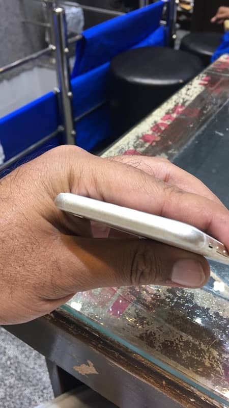 IPhone 6s 16gb  (PTA APPROVED) 5