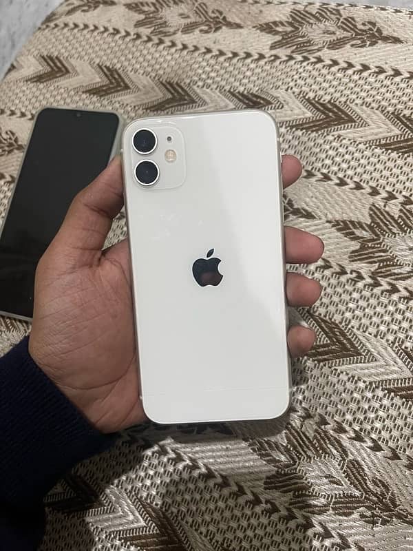 IPhone 11 water pack 64gb factory unlock no open no repair white color 5