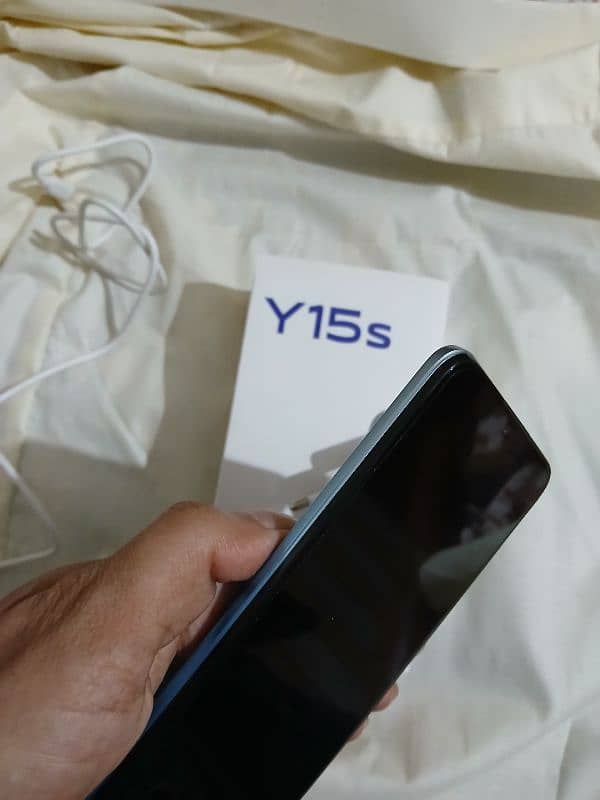 Vivo Y15s 256Gb+8Gb dabba Charger good Condition price fix 16500 4