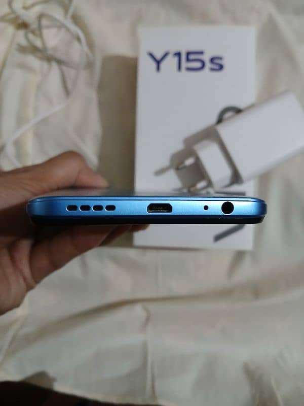 Vivo Y15s 256Gb+8Gb dabba Charger good Condition price fix 16500 5