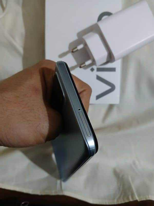 Vivo Y15s 256Gb+8Gb dabba Charger good Condition price fix 16500 6