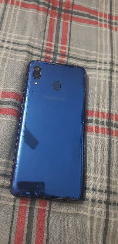 Samsung Galaxy A20 1