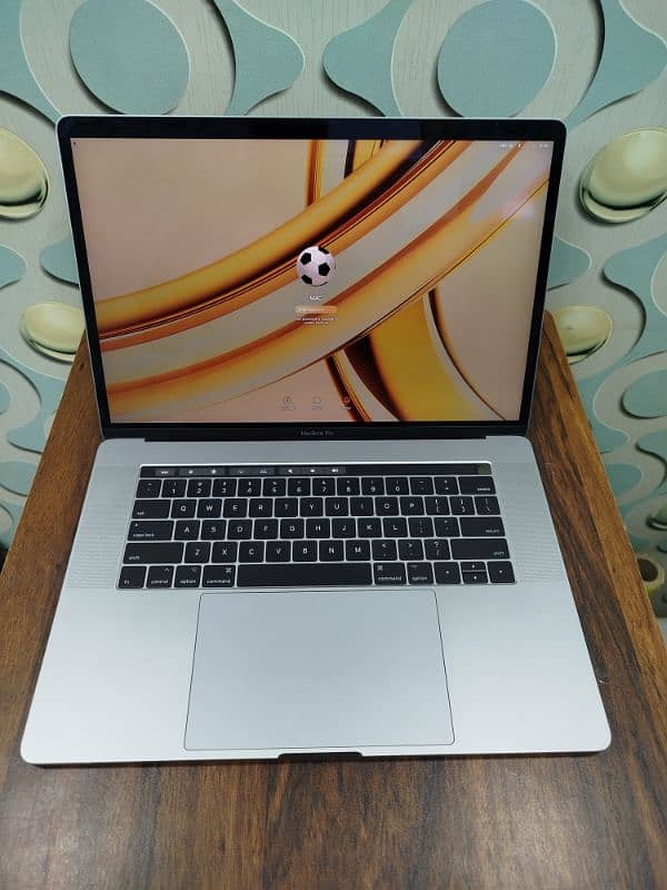 Apple MacBook Pro 2017 | i7 Processor | 16gb / 500ssd | 2 GPU 2