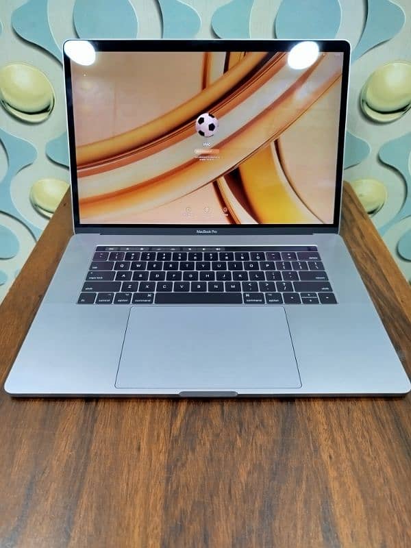 Apple MacBook Pro 2017 | i7 Processor | 16gb / 500ssd | 2 GPU 3