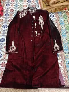 Mehron color ki Sherwani ha