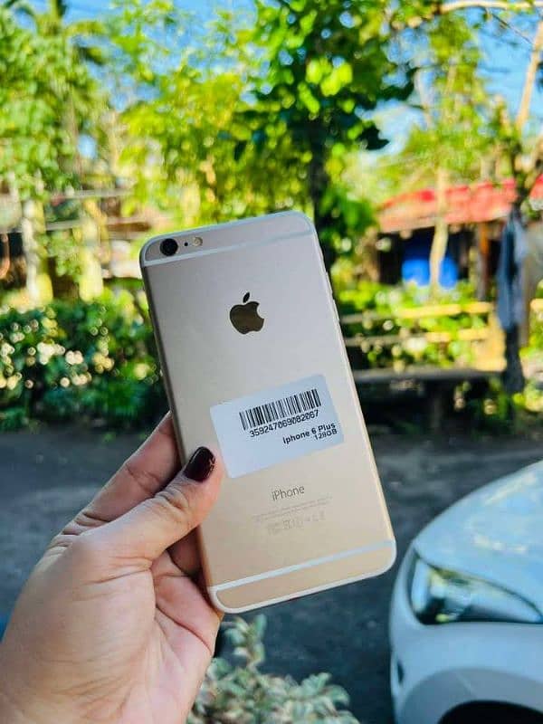 iPhone 6 plus 128 GB my WhatsApp number 03411594804 0