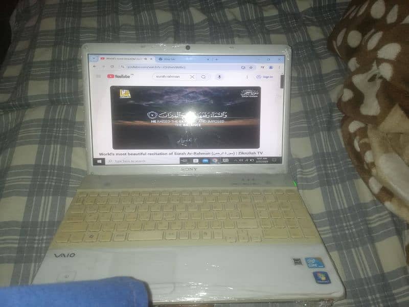 SONY LAPTOP 4GB RAM 320GB HARD 1