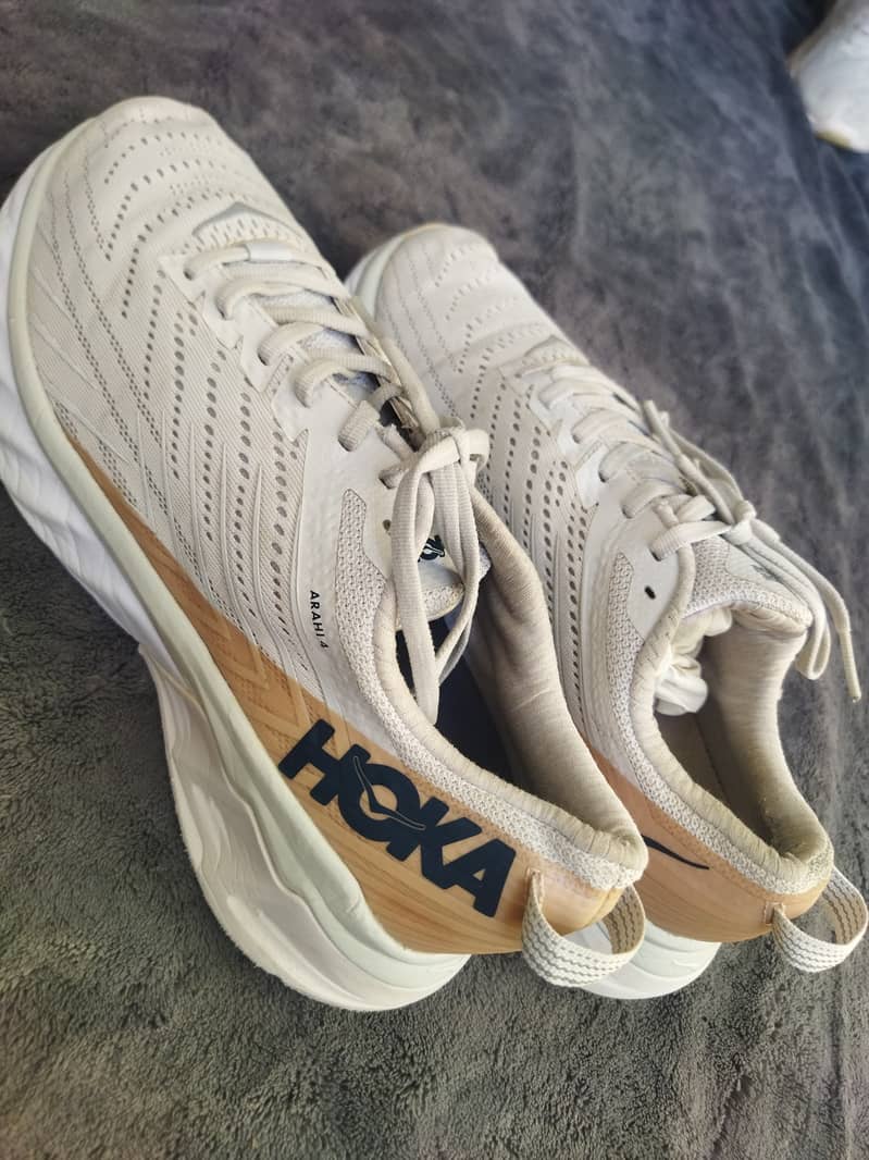 HOKA ARAHI 4 (Preloved Shoes) 4