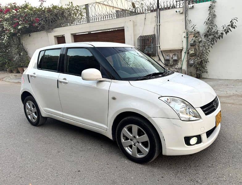 Suzuki Swift 2013 Dlx Automatic 1300cc Original condition 0