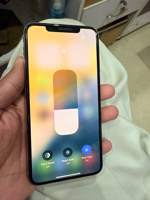 IPhone XS Max PTA Approved white clr 256 GB Content number 03002567120 1