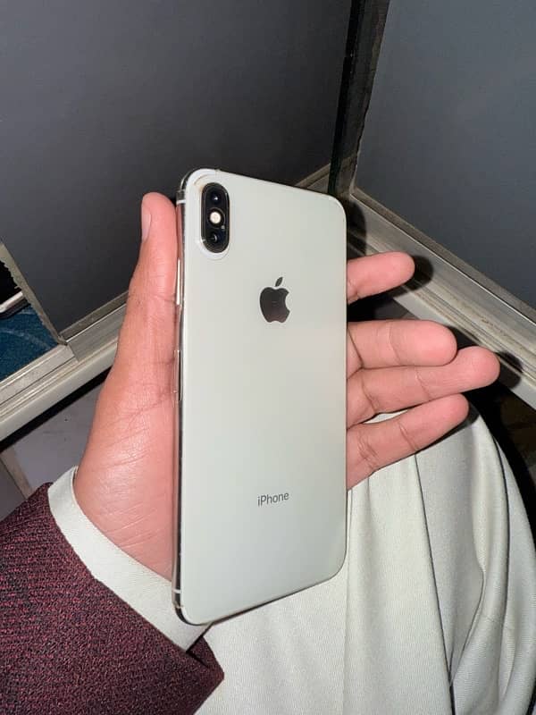 IPhone XS Max PTA Approved white clr 256 GB Content number 03002567120 5