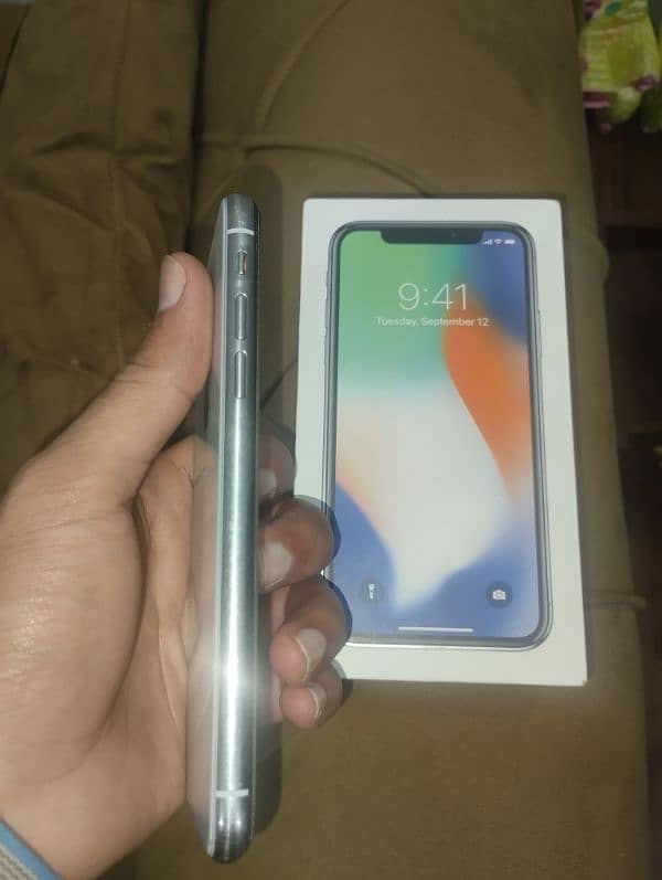 IPHONE X PTA APPROVED COMPLETE BOX 3