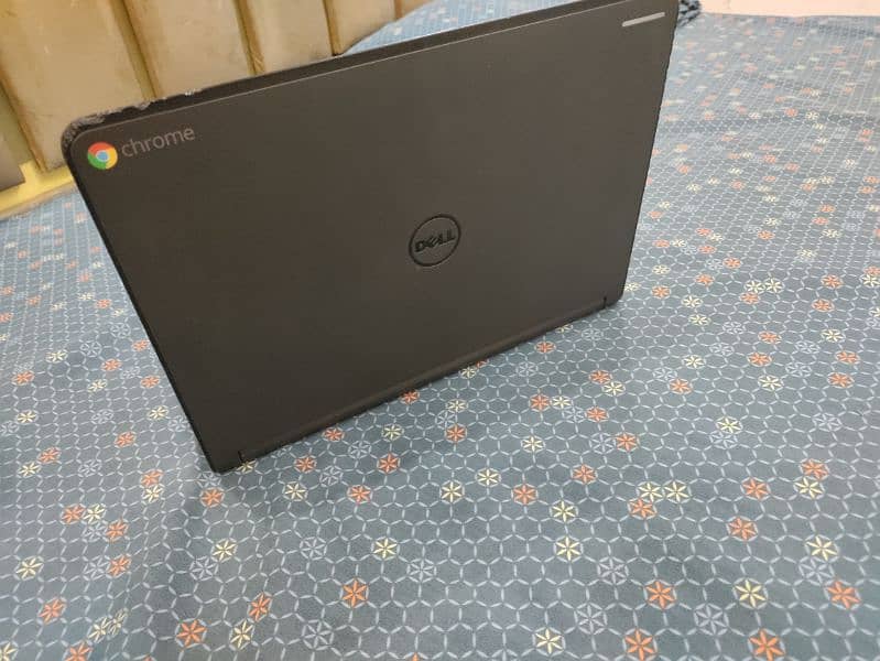 Used laptop Dell Chromebook model p22t 3