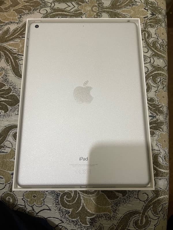 IPad 9th Generation (Almost New) 1