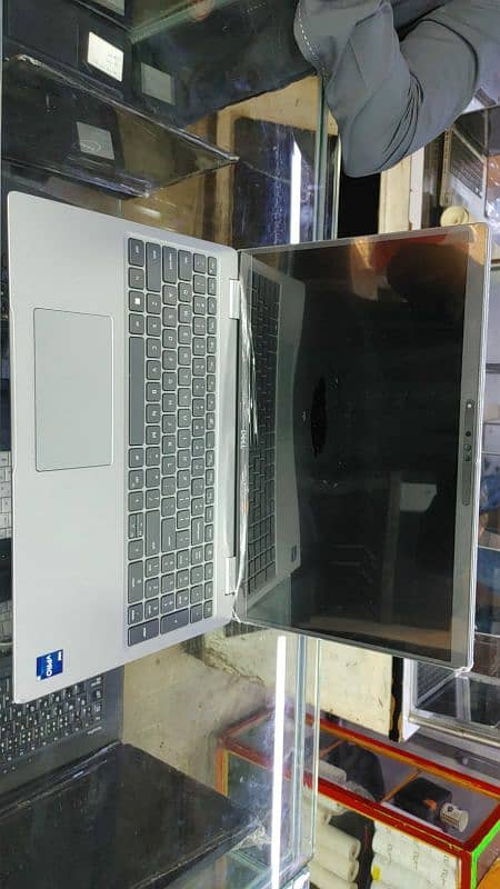 Dell laptop 0