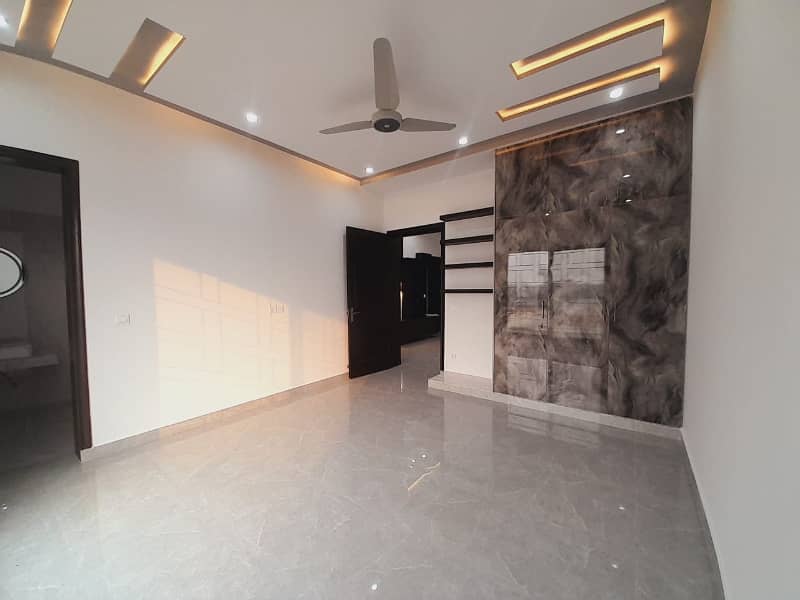 10 marla new house bahria town lahore 3