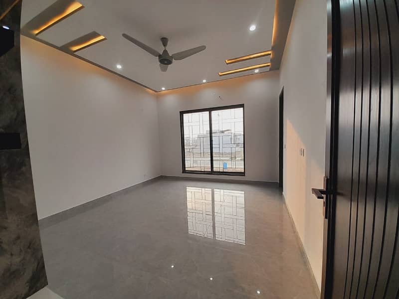 10 marla new house bahria town lahore 5