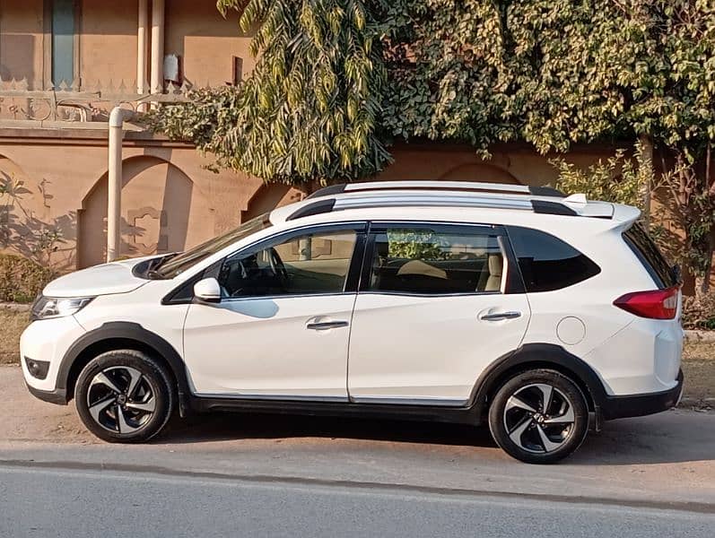 Honda BR-V 2018 Automatic super white 0