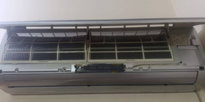 split ac used but in good condition 2