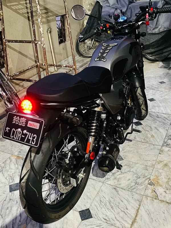 Superstar Falcon 150cc , 2024 model , 3200km driven, isb reg caferacer 2