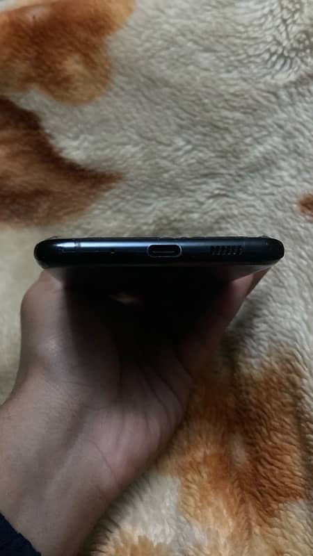 Samsung S20 Plus non Pta 12/128GB lines on panel 5