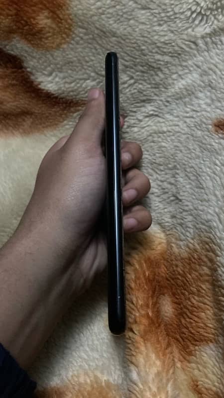 Samsung S20 Plus non Pta 12/128GB lines on panel 7