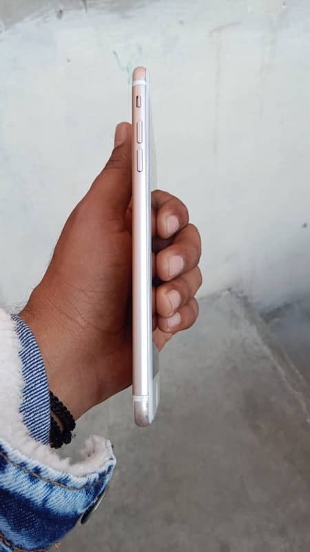 iPhone 7 Plus 128gp PTA 4