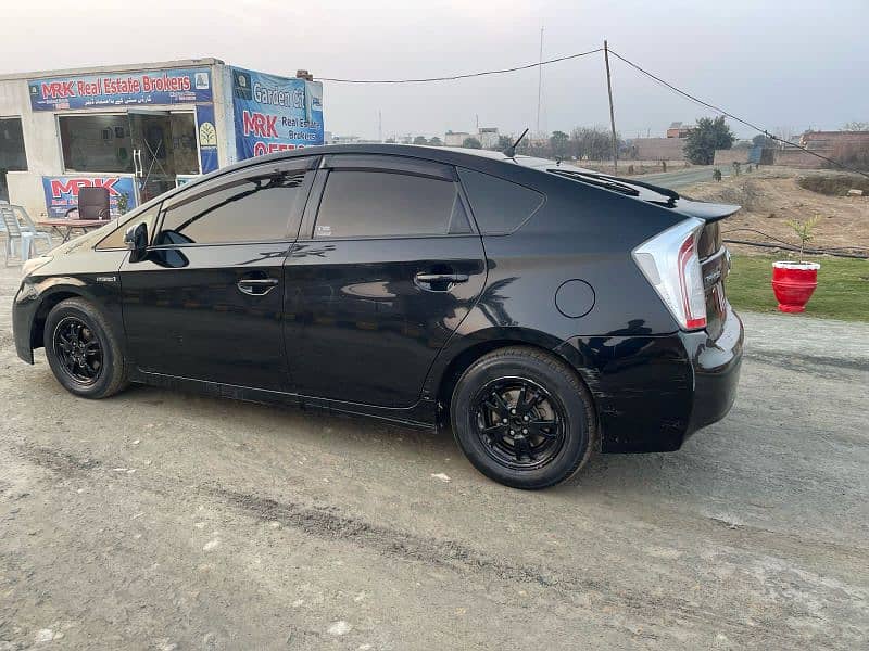 Toyota Prius 2013 6