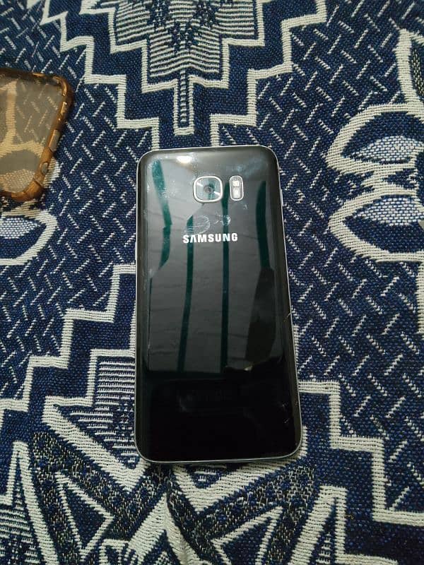 Assalamualaikum Samsung Galaxy S7 edge for sale 32gb room 4gb Ram 2