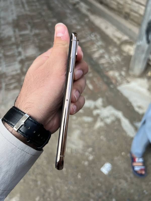 APPLE IPHONE XS jv  (Urgent sale) 2