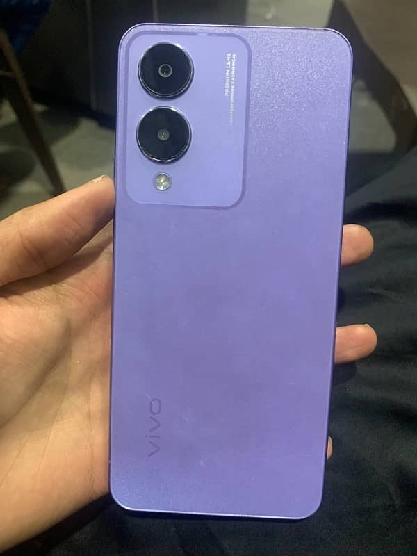 vivo y17s (Lush Condition) 0