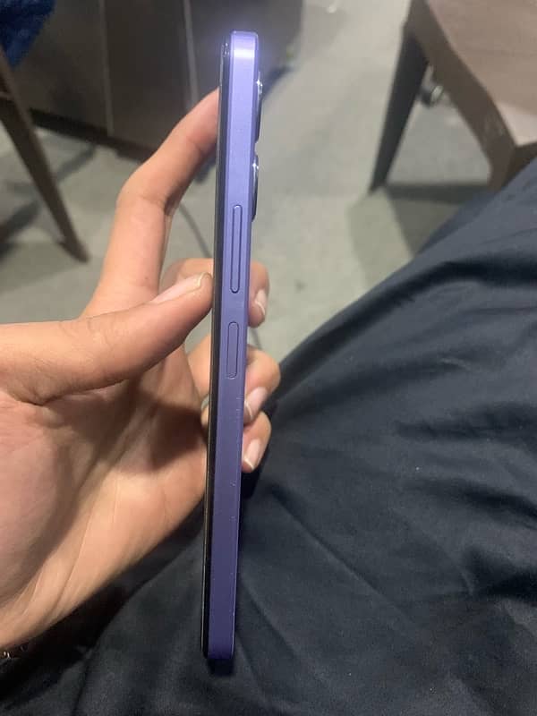 vivo y17s (Lush Condition) 2