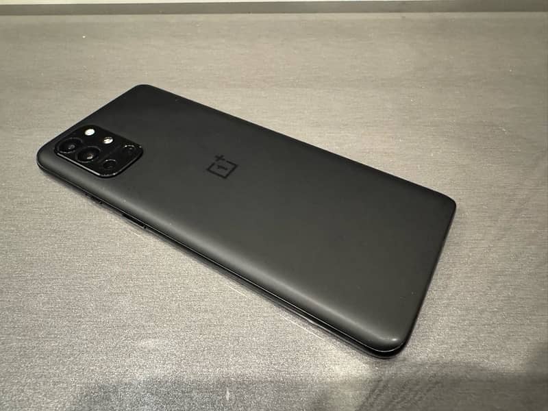 Oneplus 9R perfect just like new 1